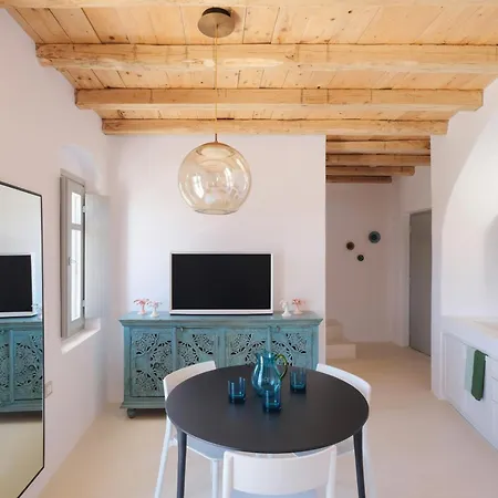 Odyssey Rock Milos Sunset Suites Plaka  Exterior foto