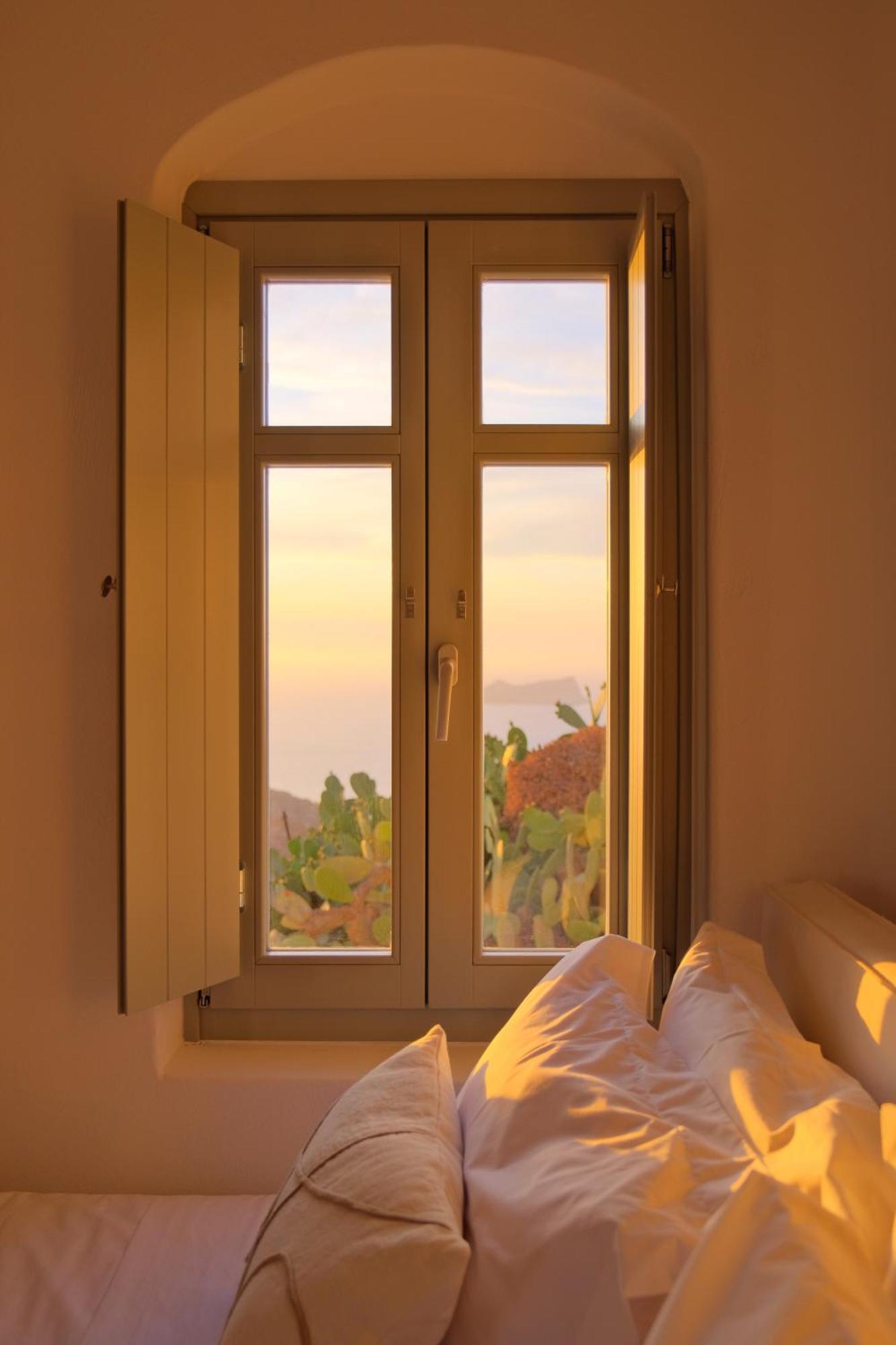 Apartment Odyssey Rock Milos Sunset
