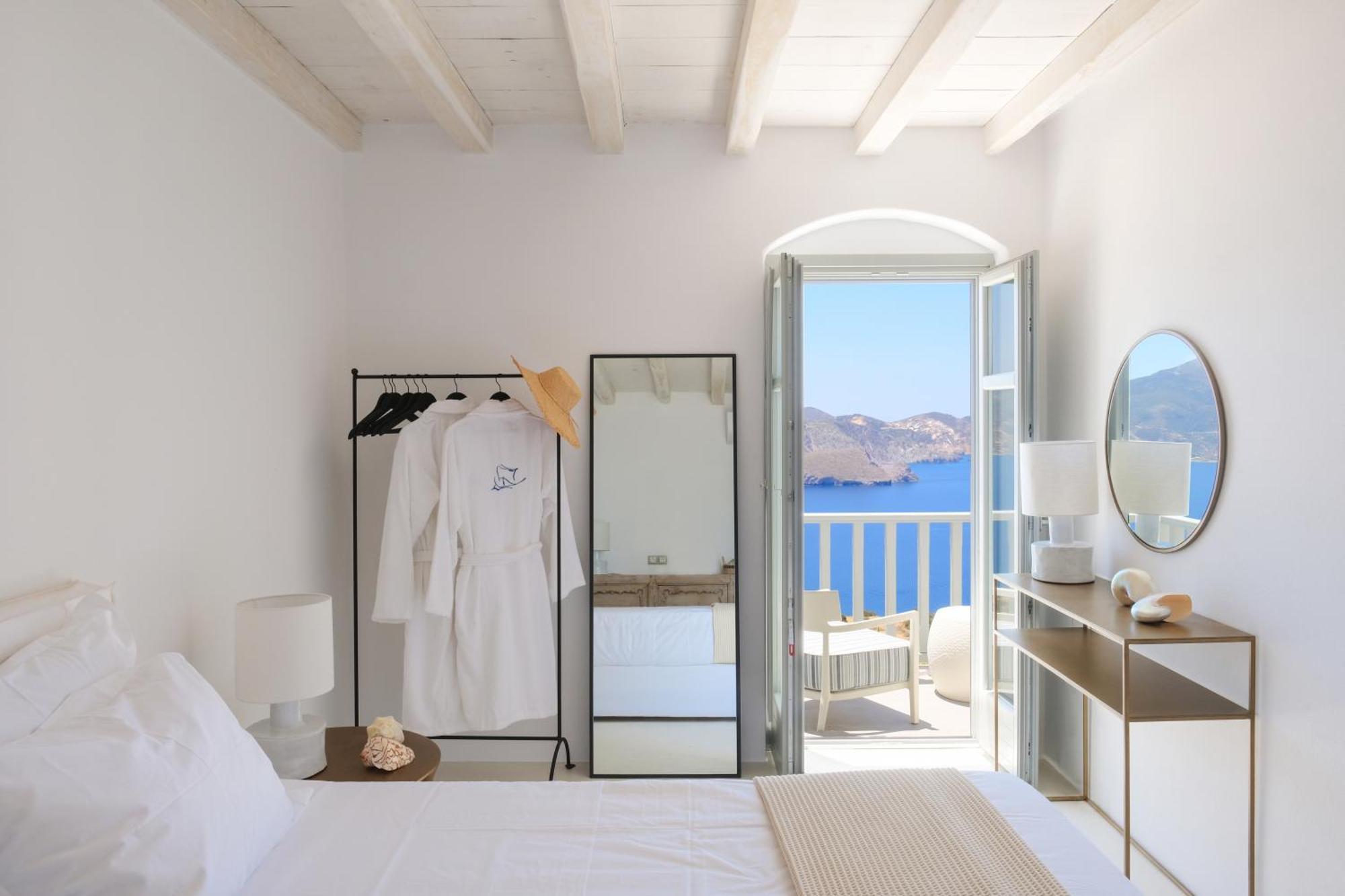 Apartment Odyssey Rock Milos Sunset