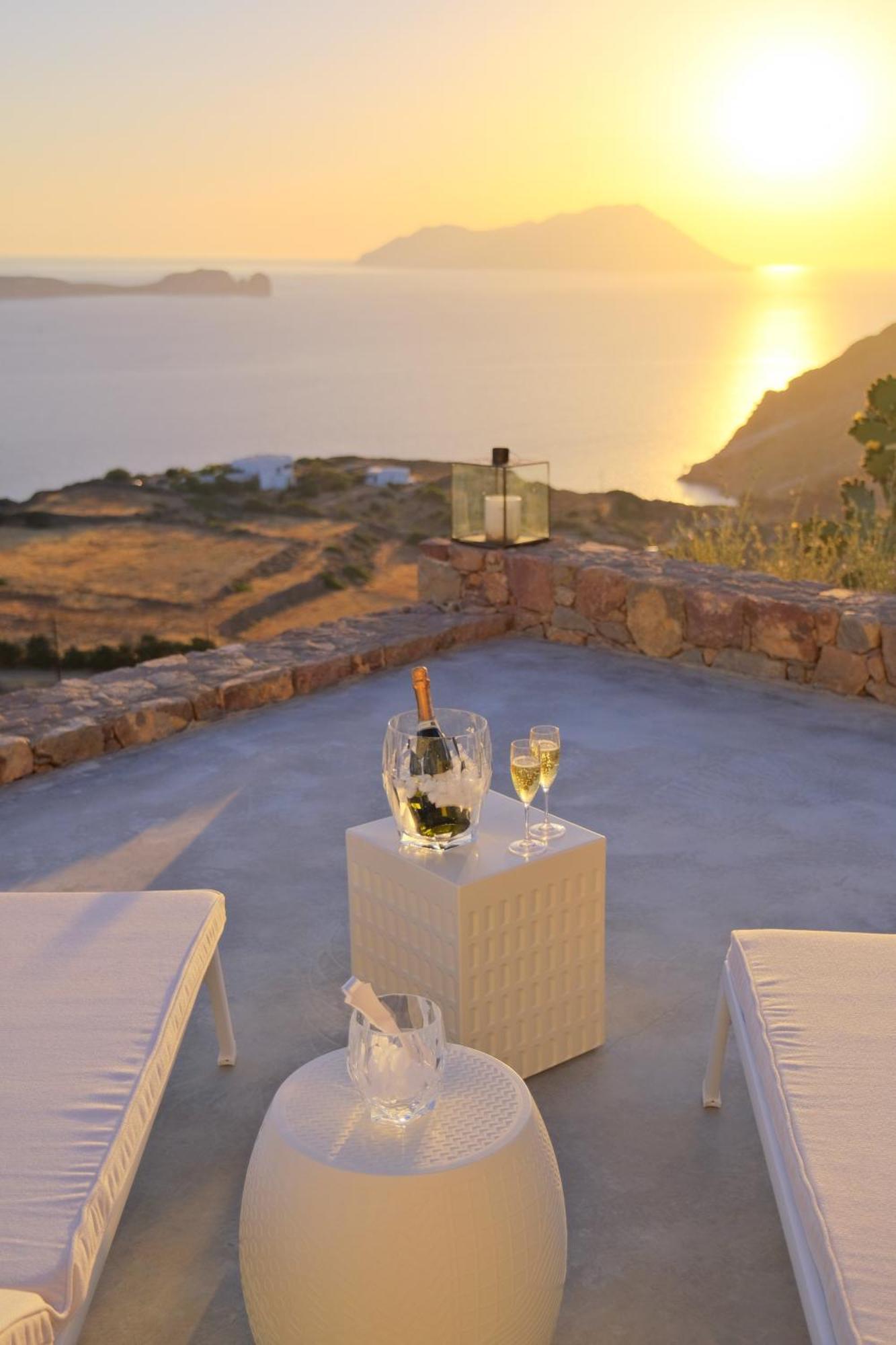 Odyssey Rock Milos Sunset Apartment Plaka (Milos)